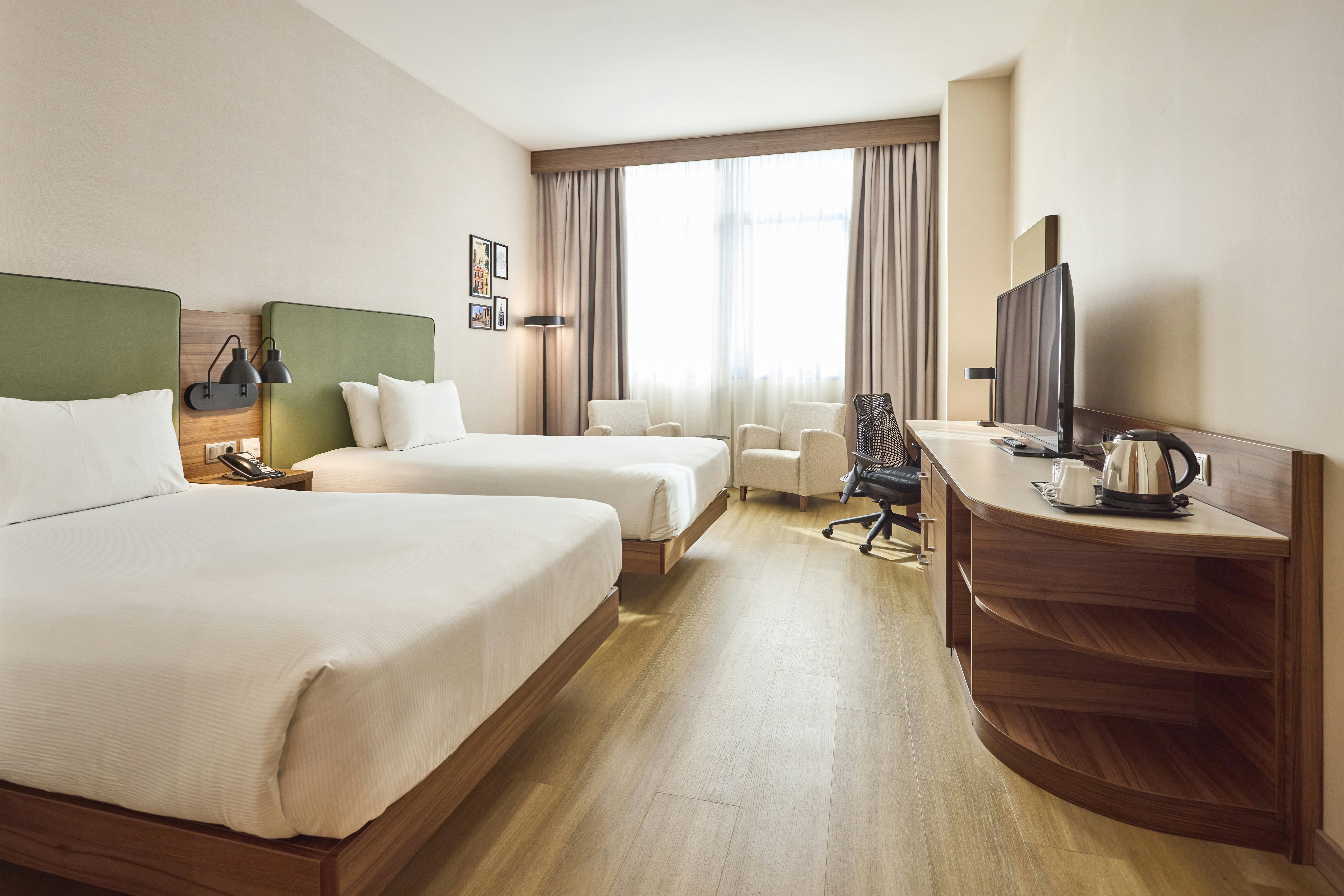 ROOM, 2 DOUBLE BEDS