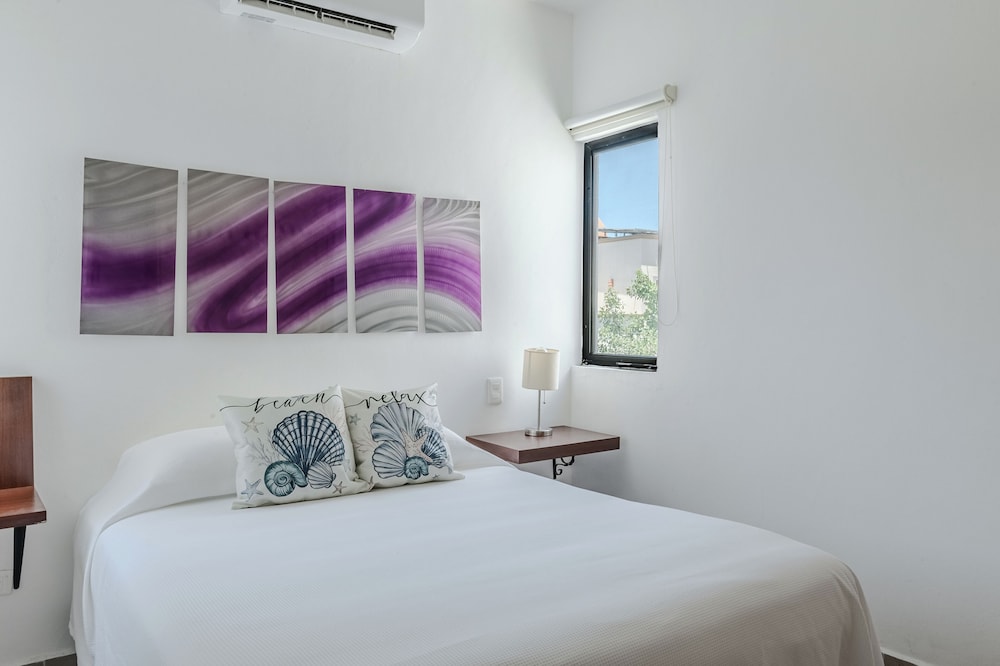 Velas Condos 17/48