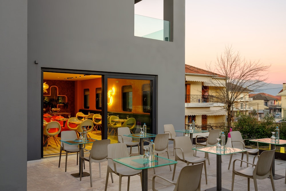 Essence Contemporary Living Hotel 35/50