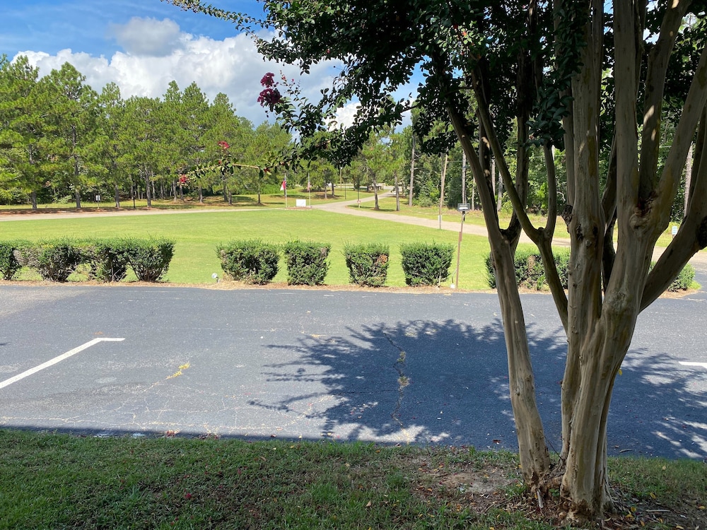 Carolina Pine Inn 24/32