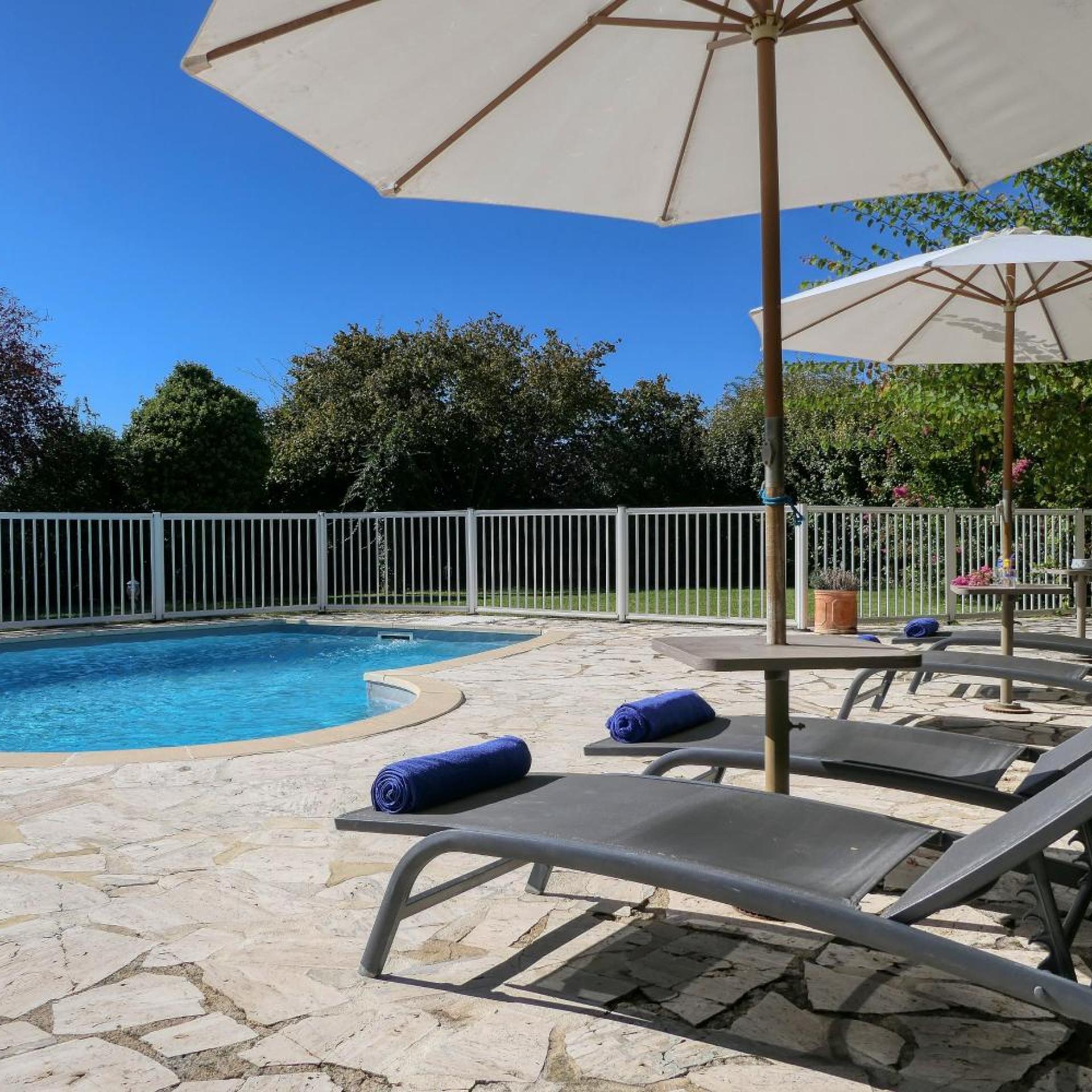 Hotel La Bastide Des Monges 27/50