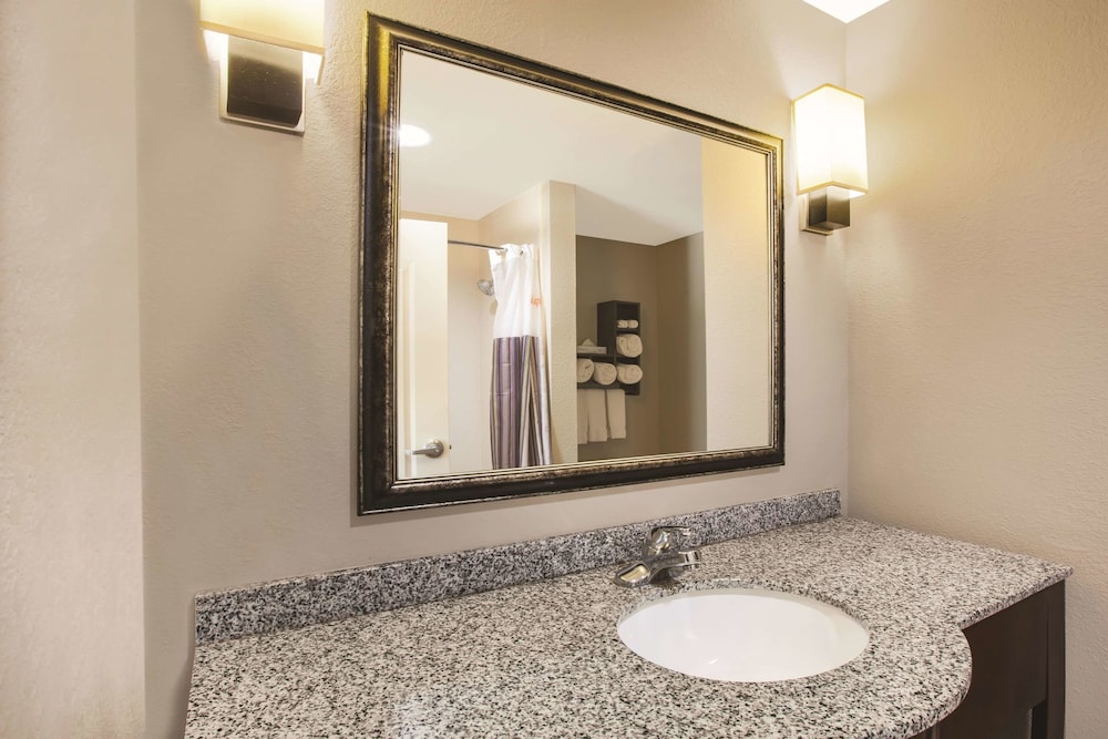La Quinta Inn & Suites by Wyndham Baton Rouge Denham Springs 11/44