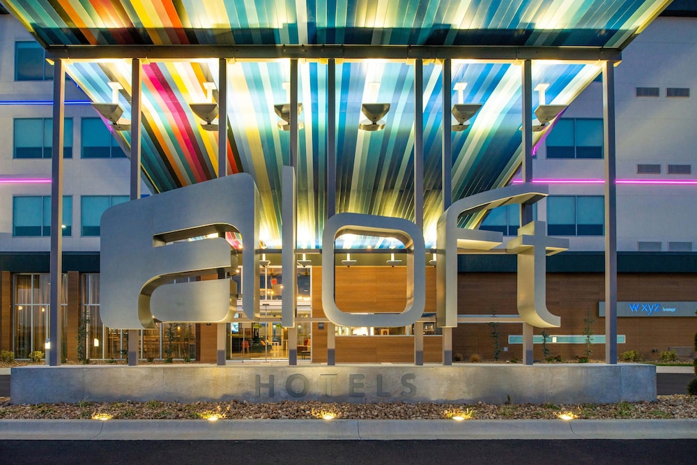 Aloft North Kansas City 1/34