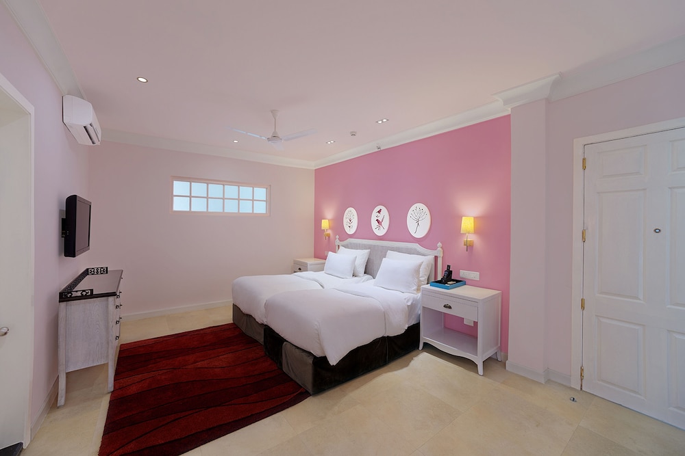 MAYFAIR Palm Beach Resort 27/74