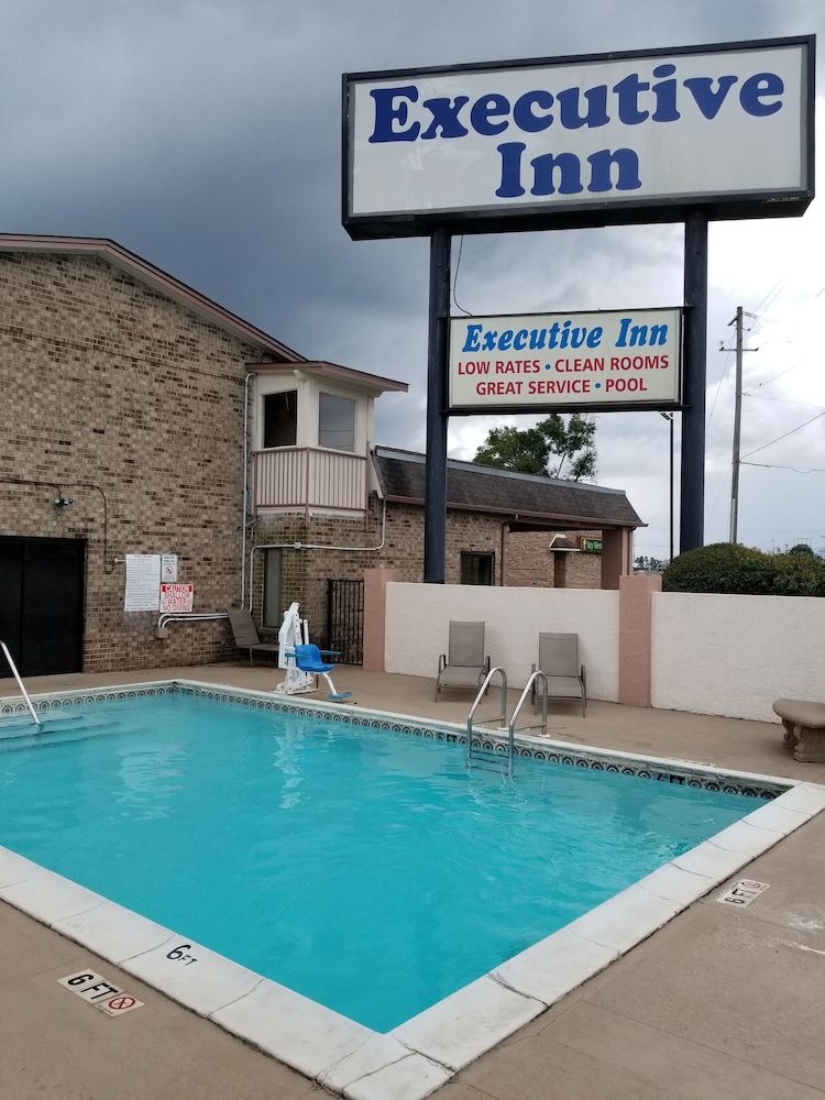 Executive Inn 6/40