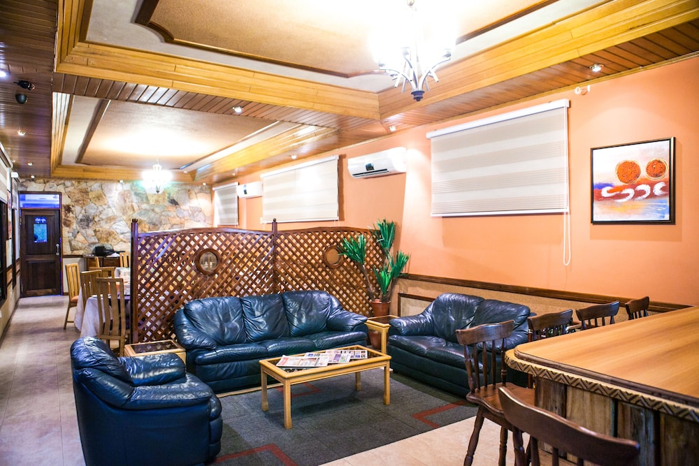 Mahogany Lodge 33/50