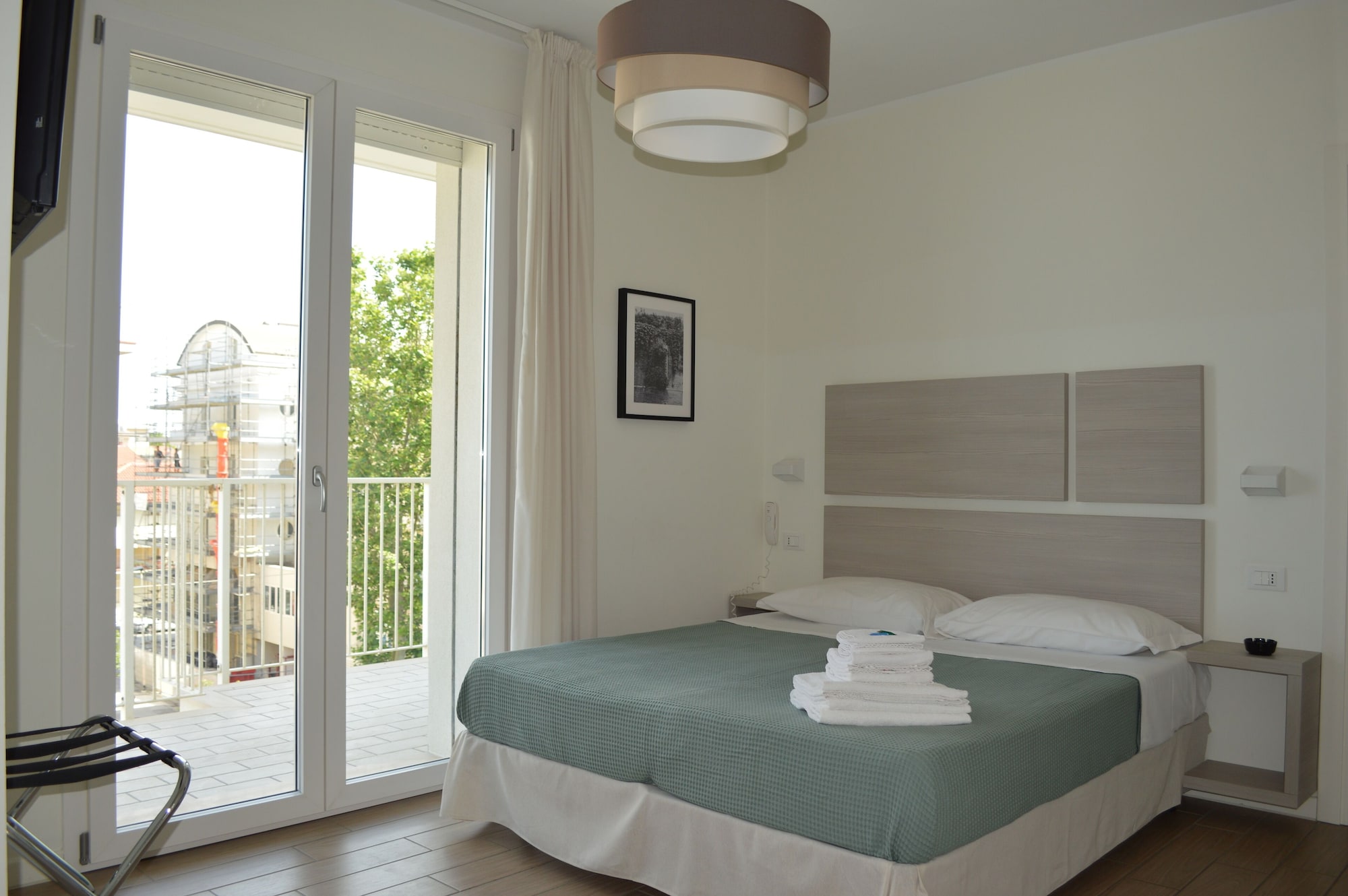 PANORAMIC, DOUBLE OR TWIN BED