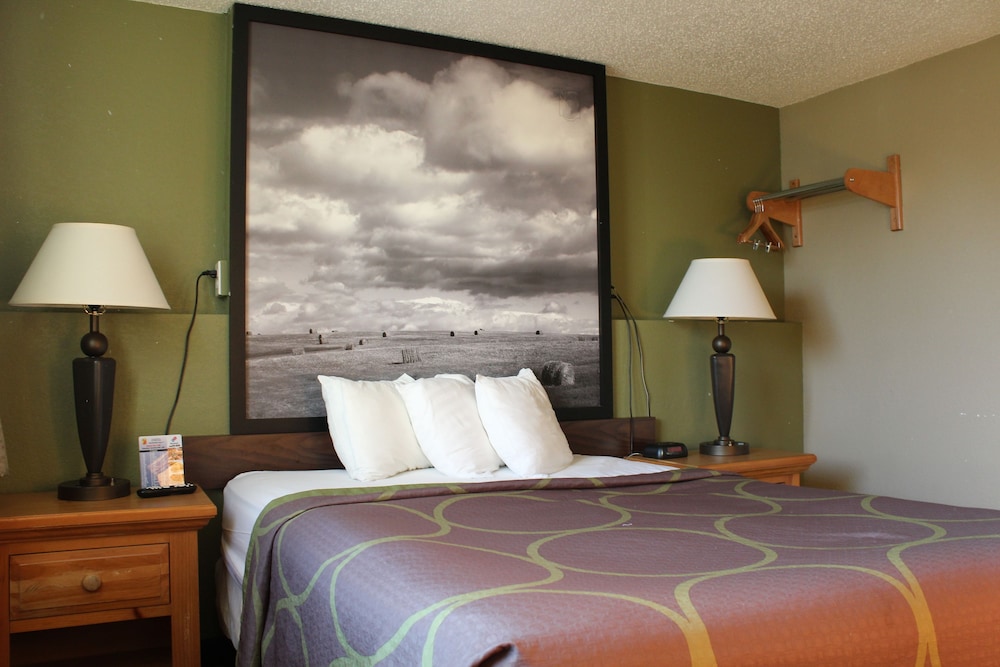 Super 8 By Wyndham Kearney 8/33