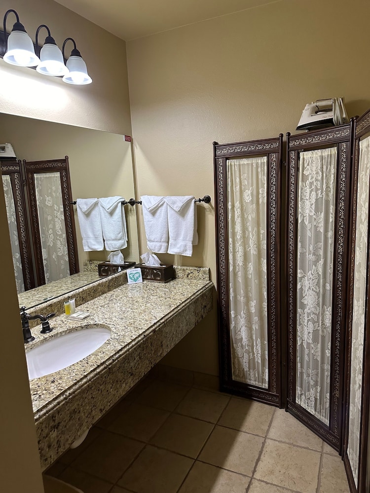 First Gold Hotel Suites Gaming 56/58