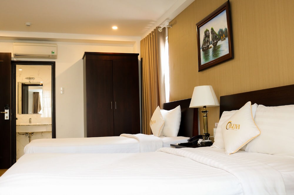 ROOM, TRIPLE