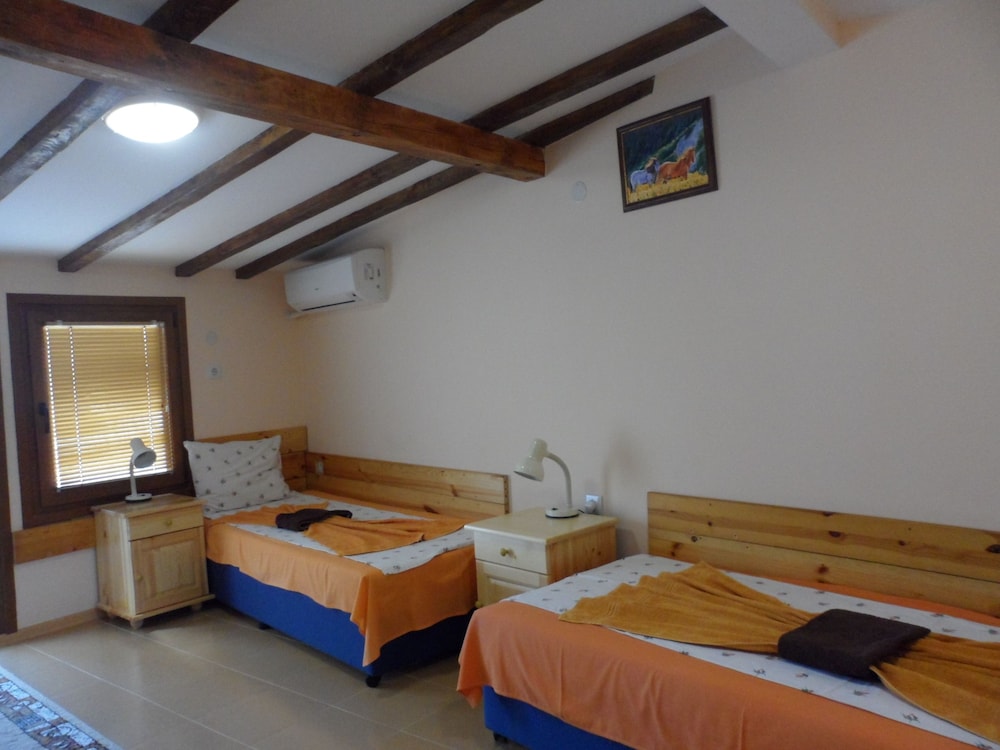 Hotel Varusha 18/43