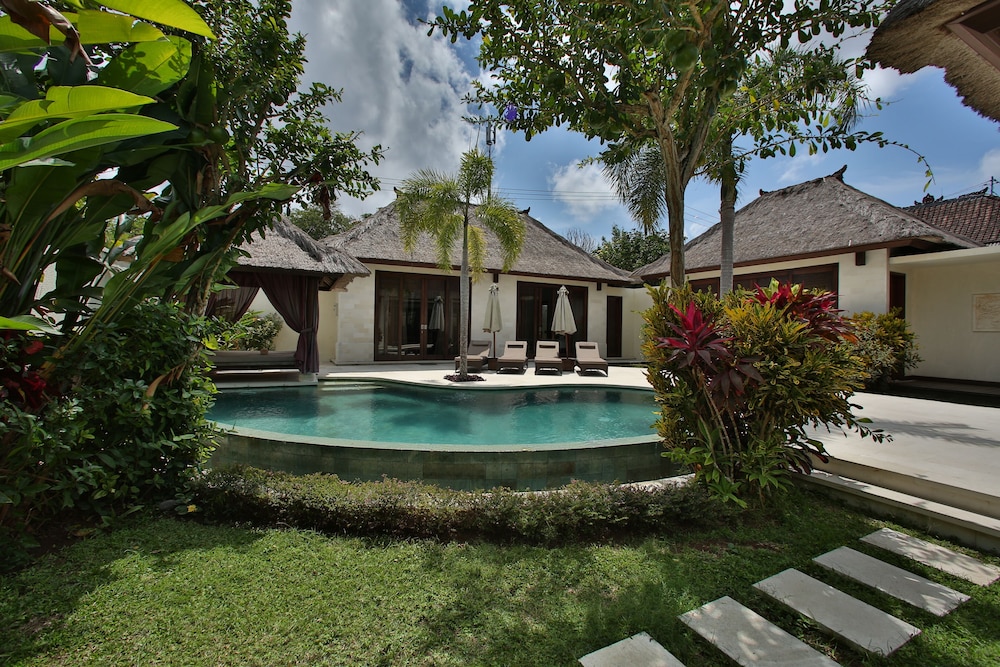 Mahagiri Villa And Spa Dreamland 3/71