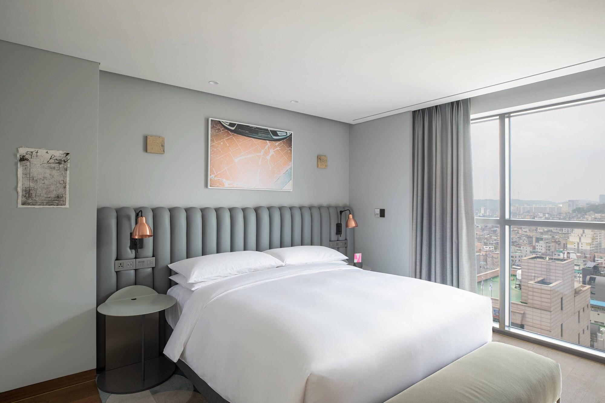 1 Bedroom, Artist, Suite, City View
