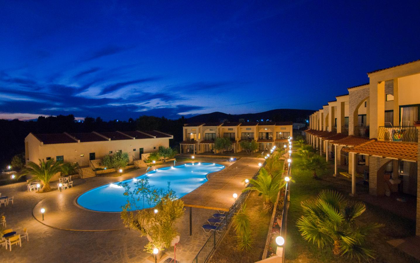 Village Mare Hotel 33/37