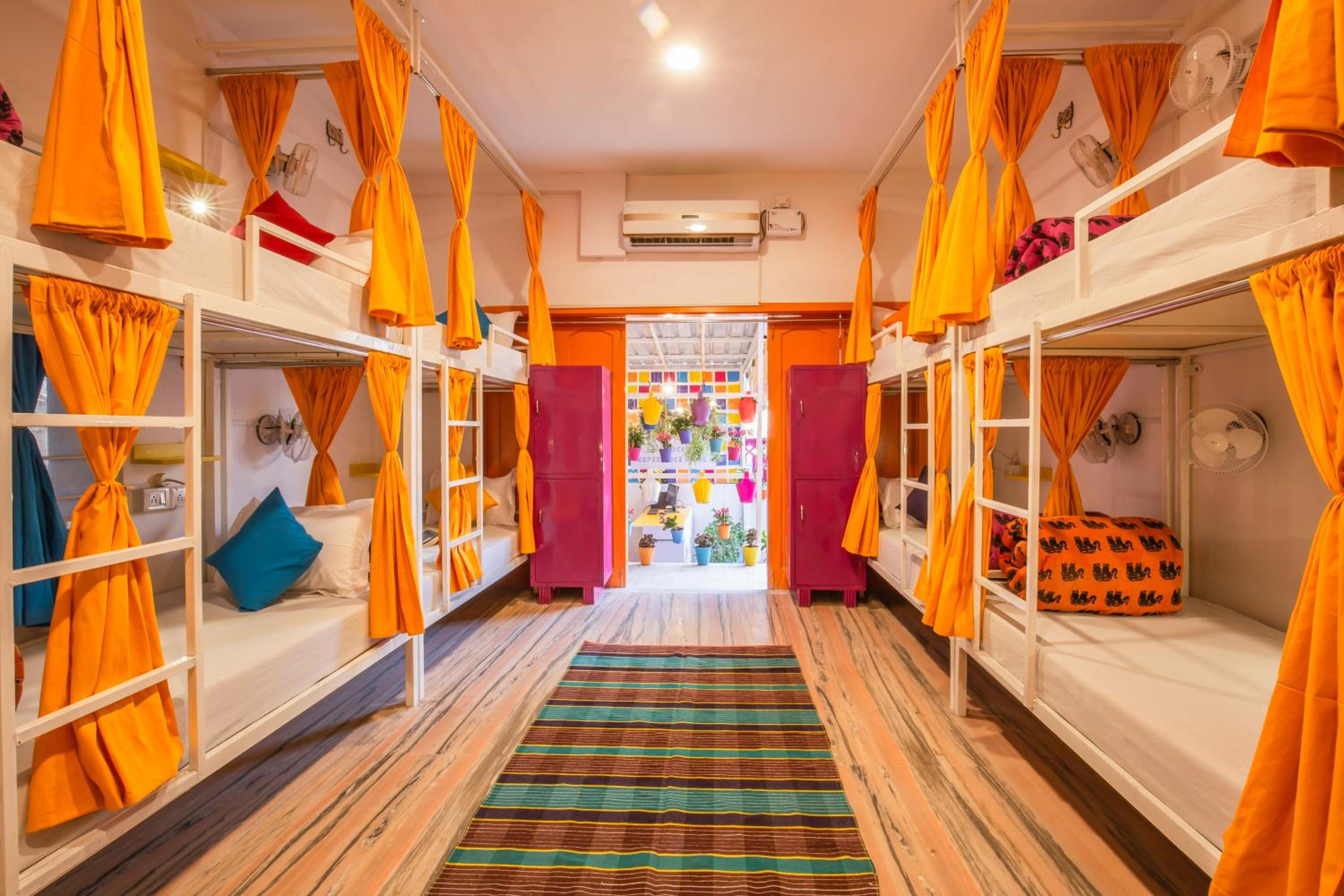 Female Dorm, Female Only, 6 Beds, 6 Bunk Beds