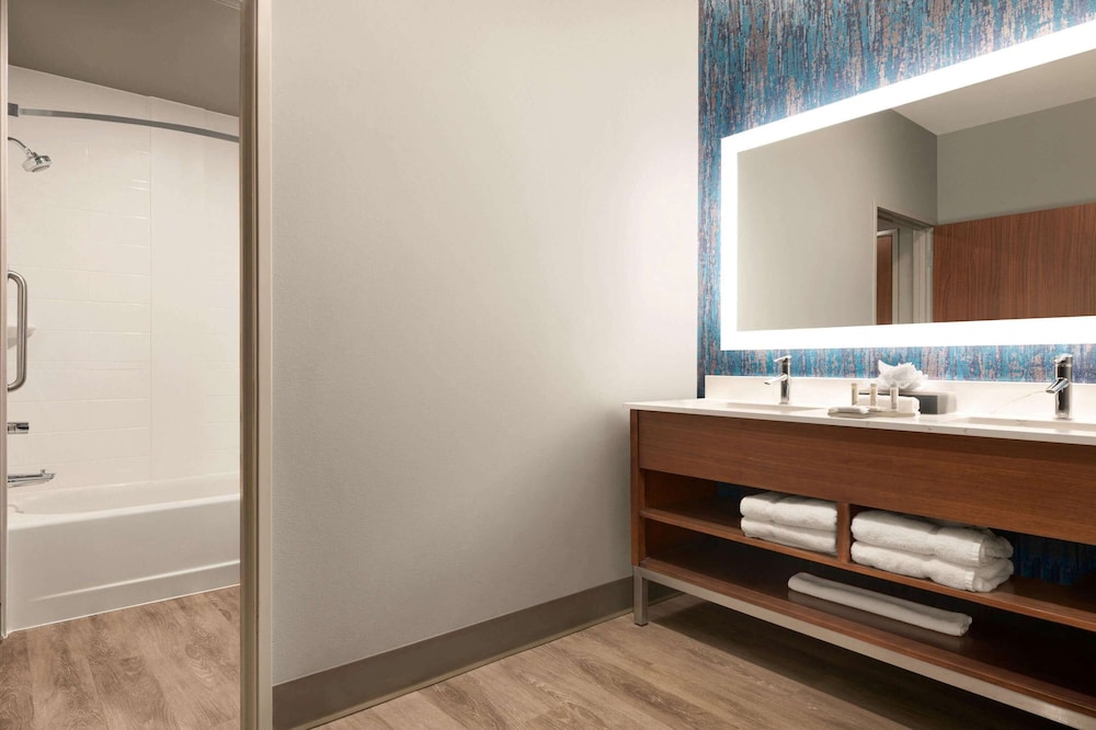 La Quinta Inn & Suites By Wyndham Marysville 26/57