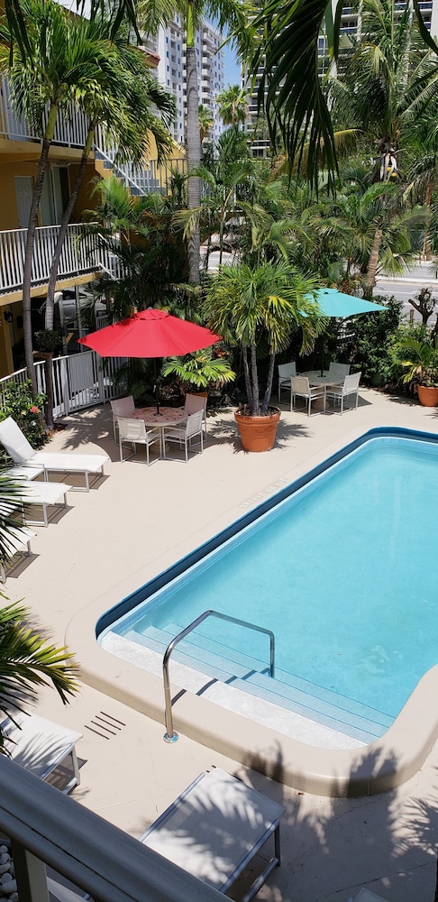 Ocean Mile Hotel 15/65