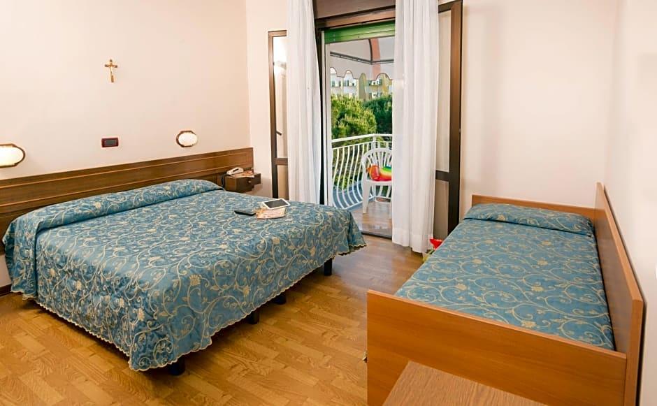 Hotel Trevi 5/30