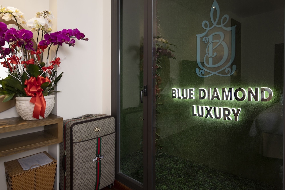 Blue Diamond Luxury Hotel 11/72