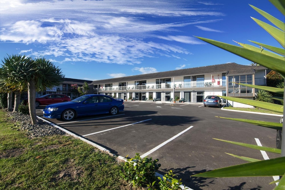 Ellerslie Palms Motel 59/68