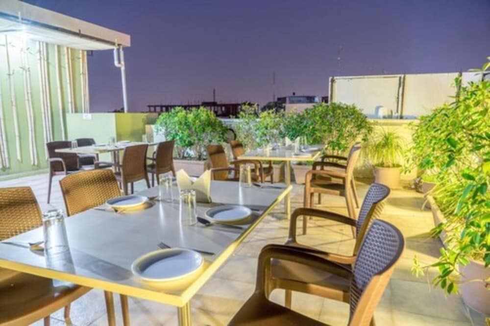 TREEBO CASA 32/40
