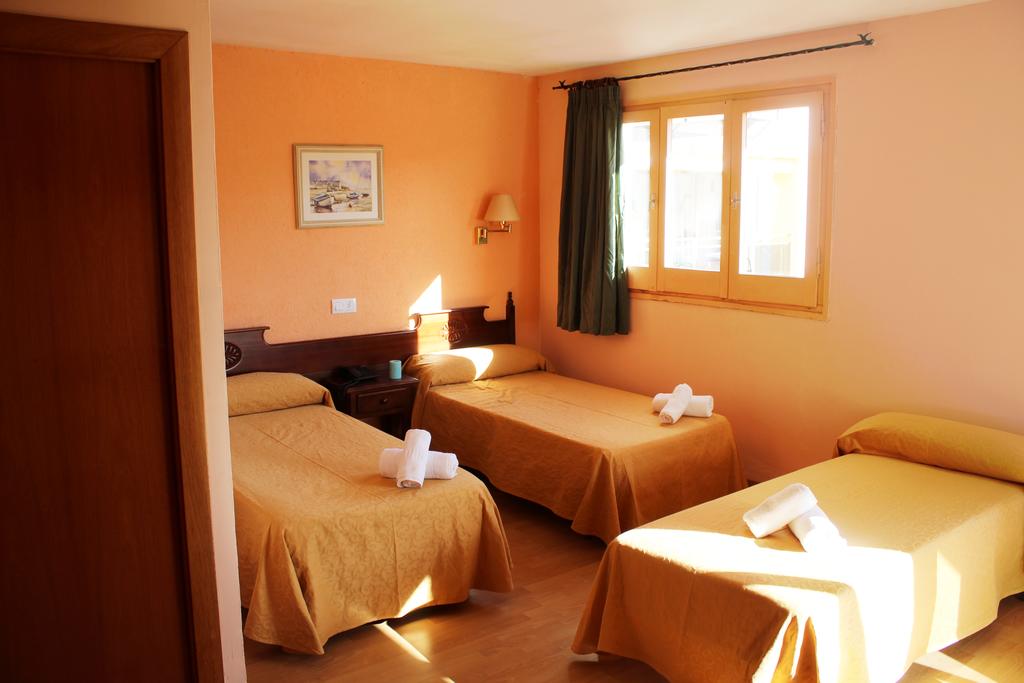Mercedes Hotel 15/56