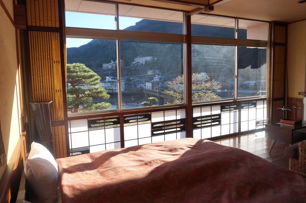 Gero Onsen Bosenkan 30/75