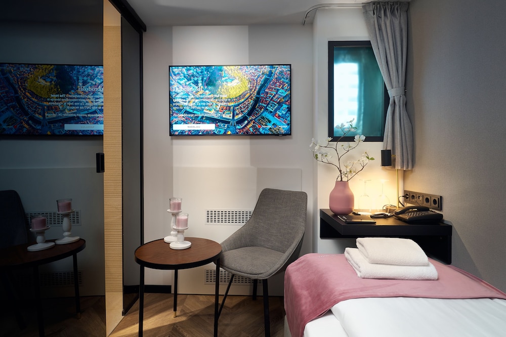 The Hotel Ljubljana 16/43