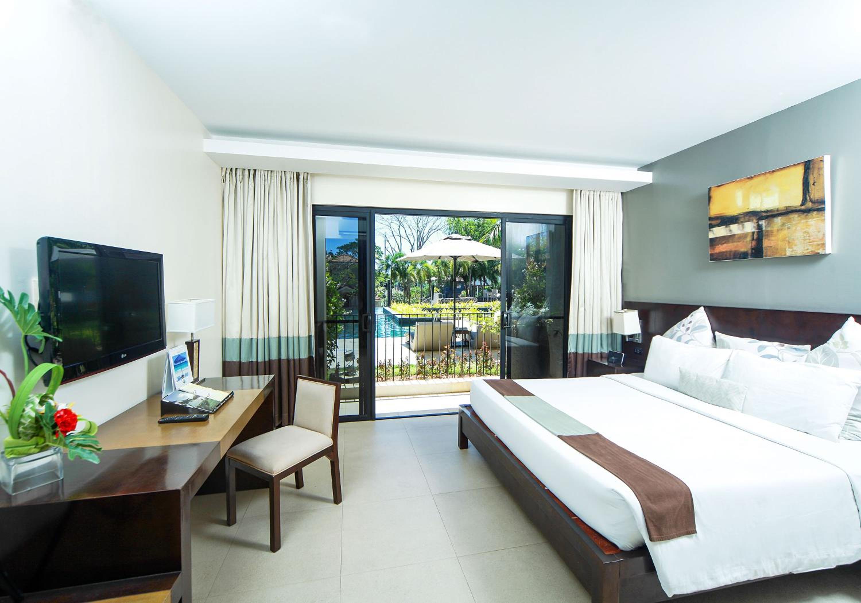 غرفة بريميير بإطلالة على المسبح، Fairways And Bluewater Newcoast Boracay 8/10