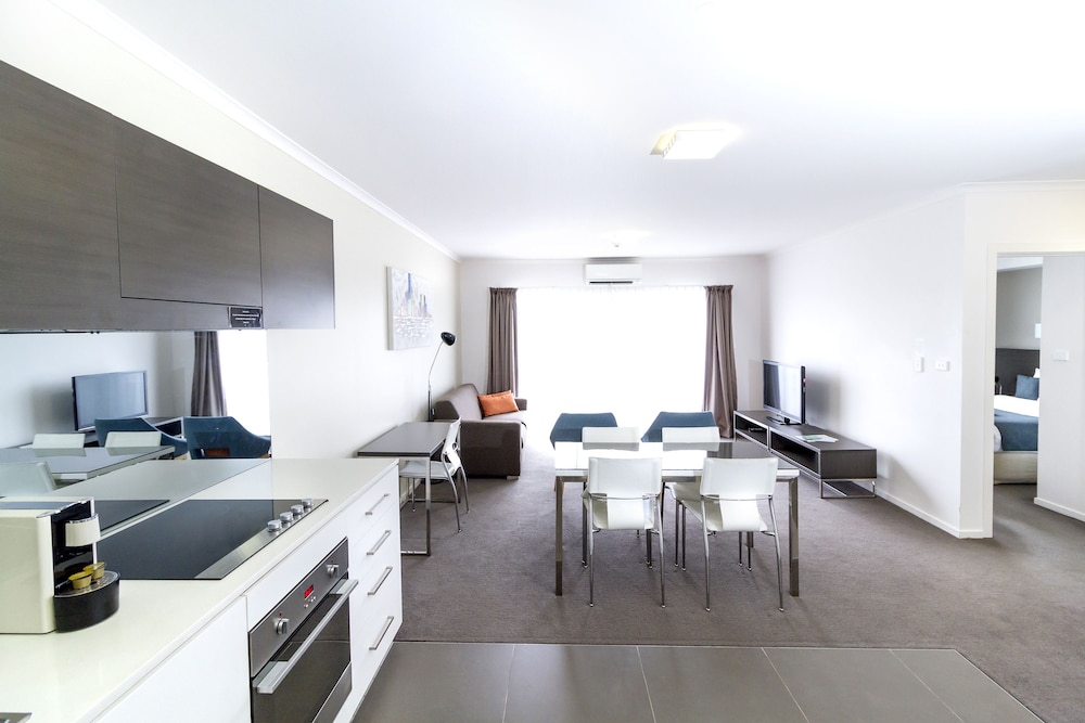 Abode Tuggeranong 30/33
