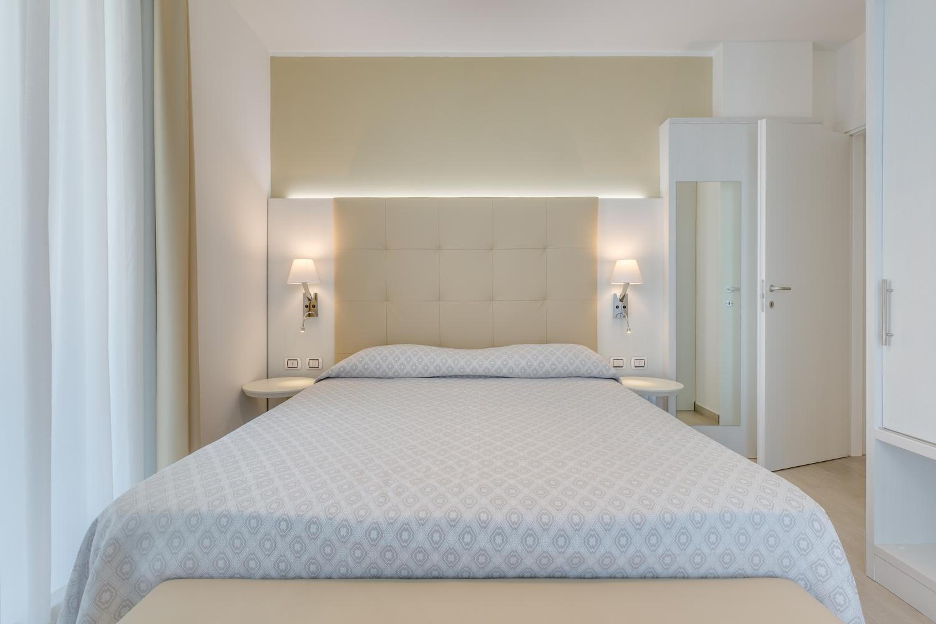 Family Suite, Balcony, AMBASSADOR 2/10