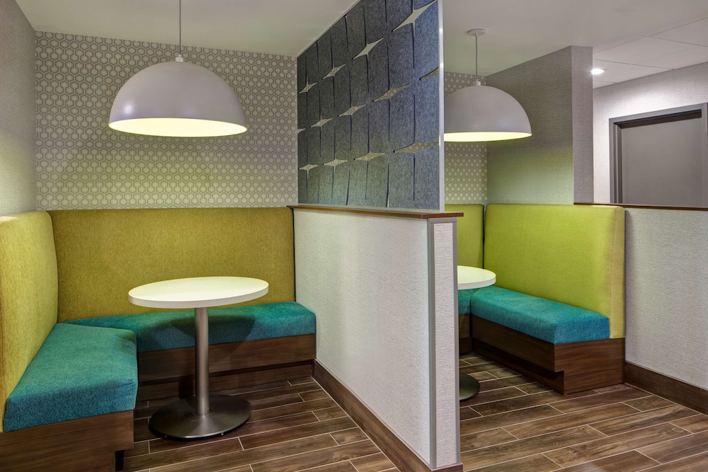 Hampton Inn Suites Deptford Nj 23/53