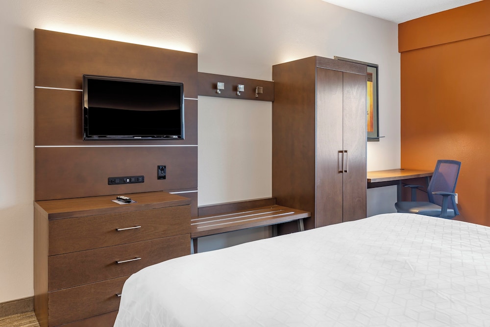 Holiday Inn Express Branson-Green Mountain Drive 27/72