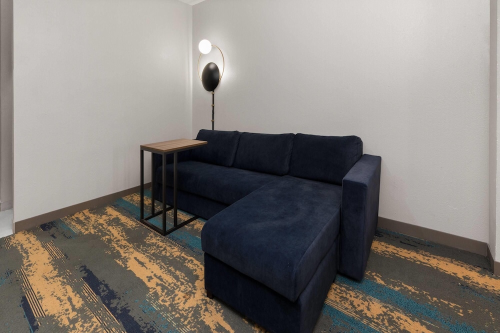 La Quinta Inn & Suites Nacogdoches 36/54