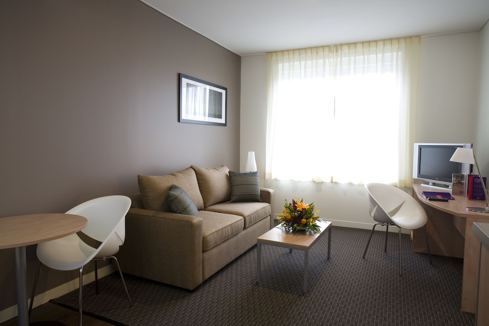 ibis Melbourne Hotel and Apartments 42/70