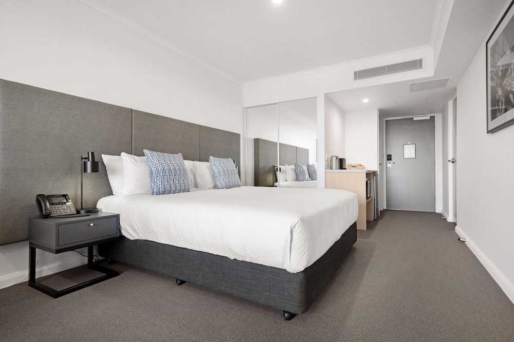 Oaks Toowoomba Hotel 16/70
