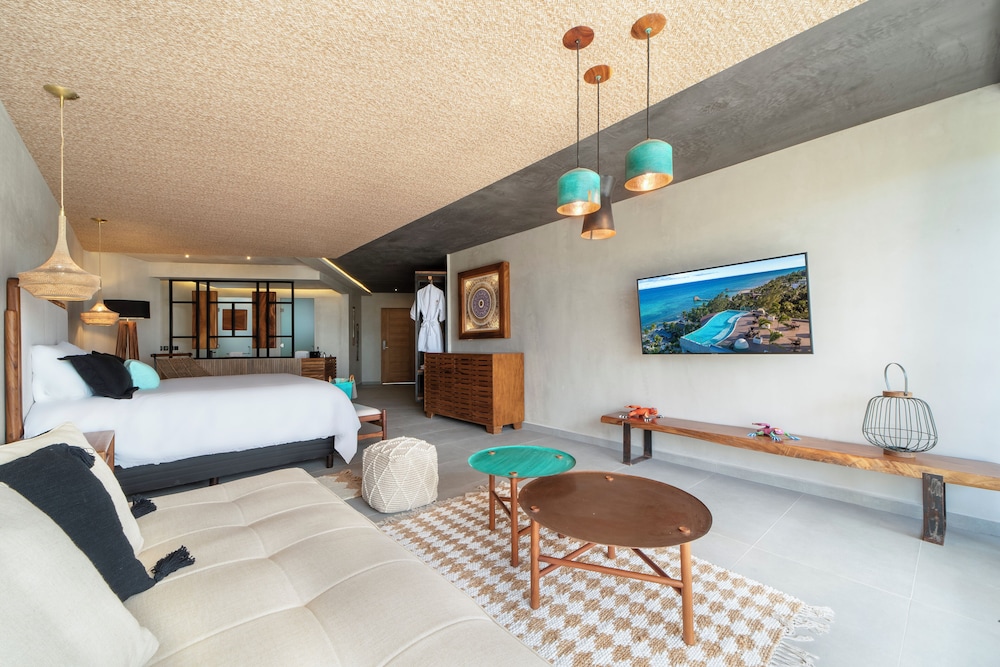 Mvngata Beach Hotel 8/50