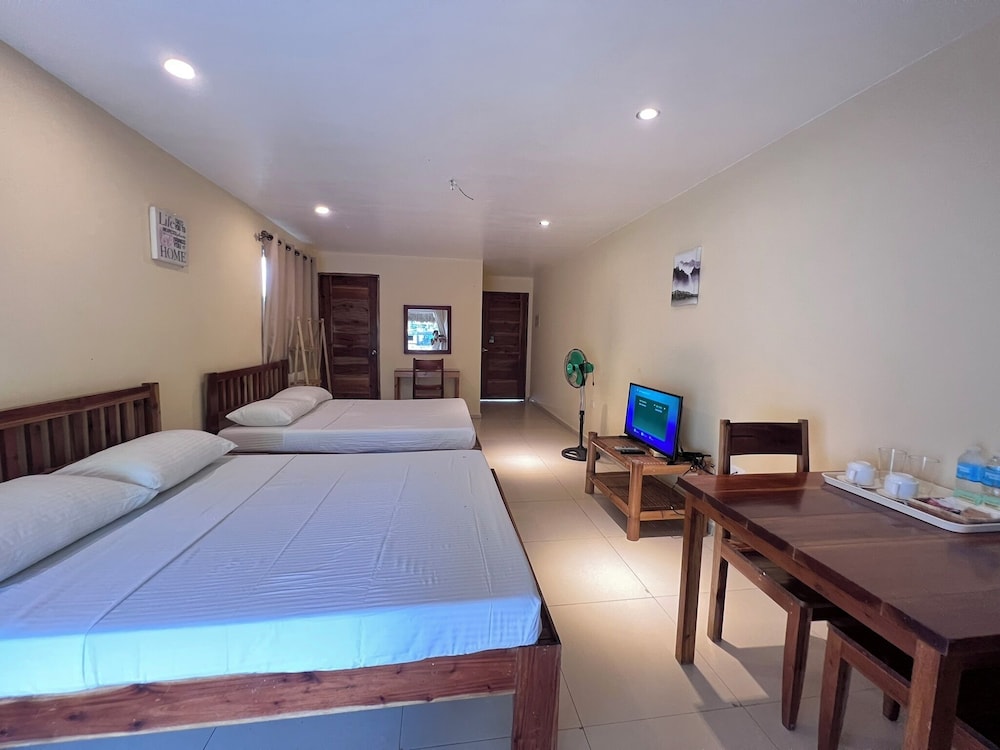 STANDARD, 2 QUEEN BEDS