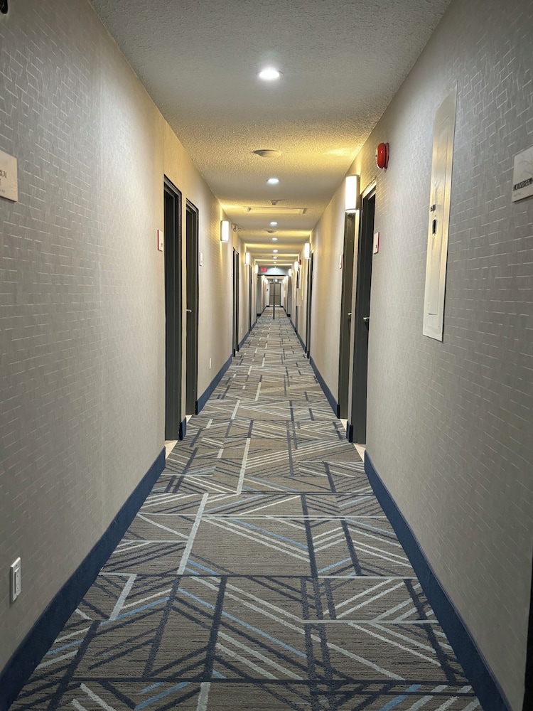 Ramada by Wyndham Kingston 5/50