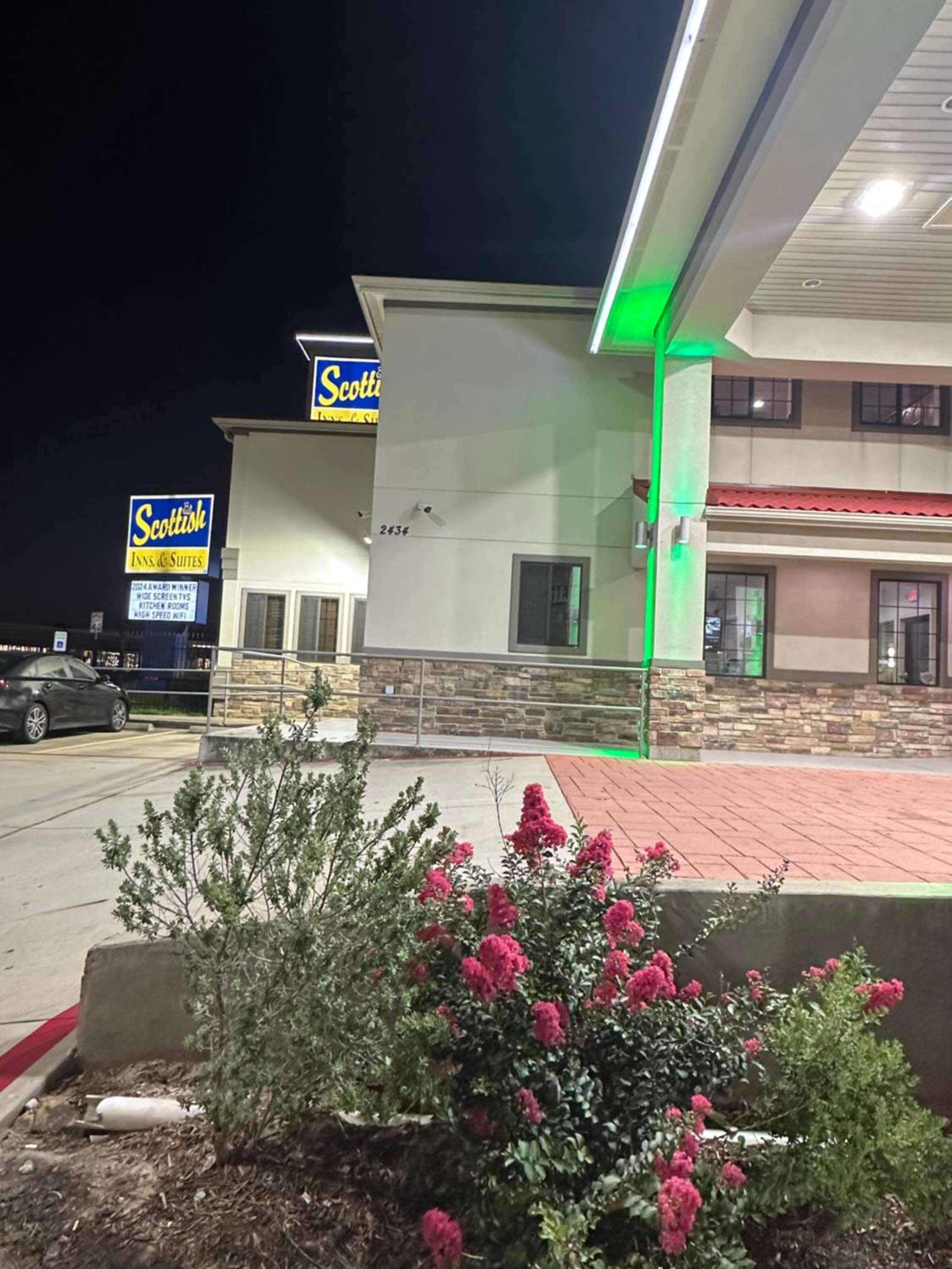 Scottish Inn And Suites 30/53