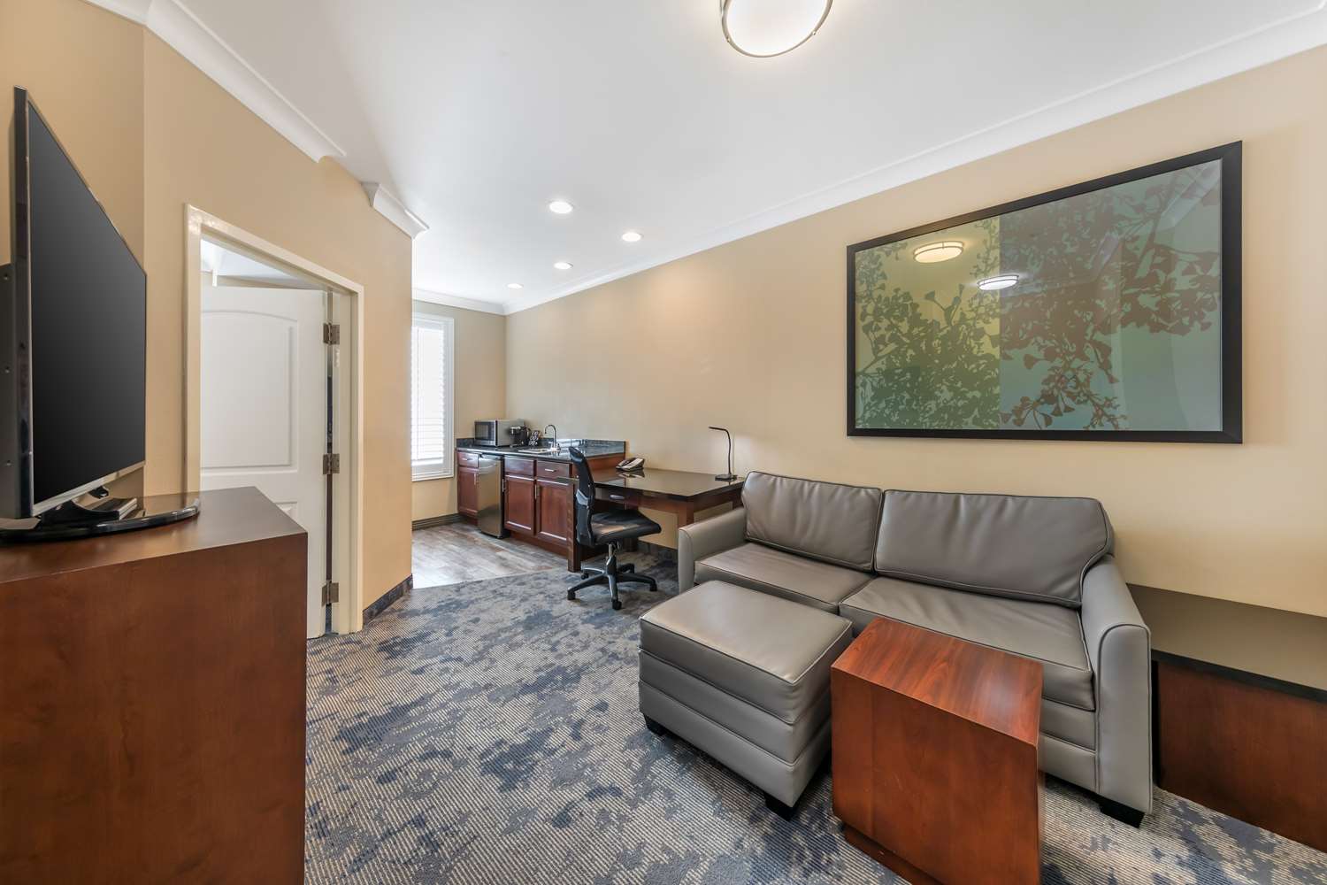 Best Western Plus Avita Suites 9/16