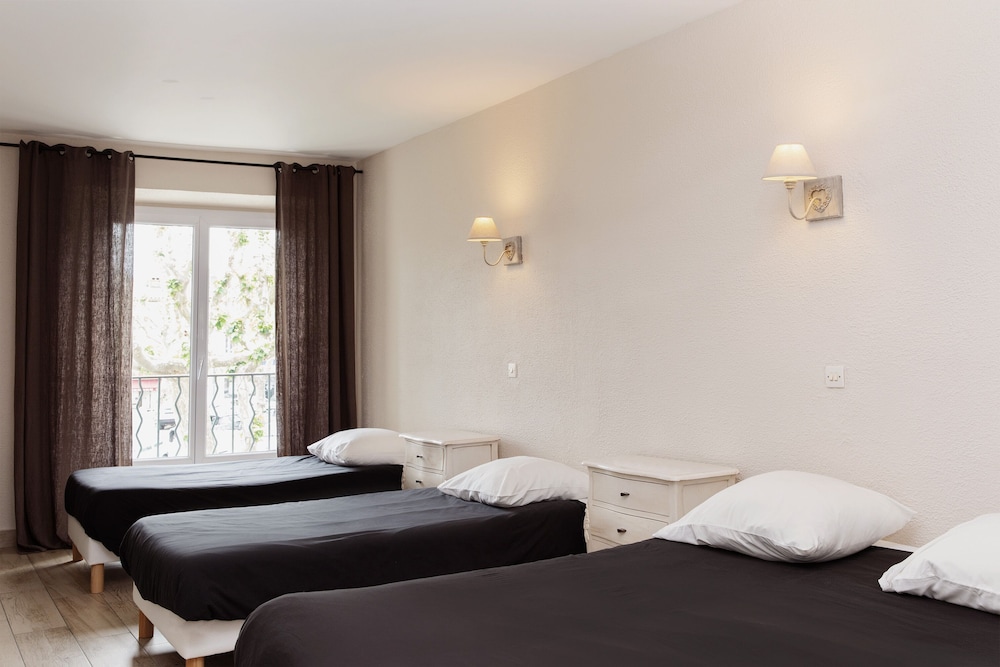 Coq Hotel 18/50