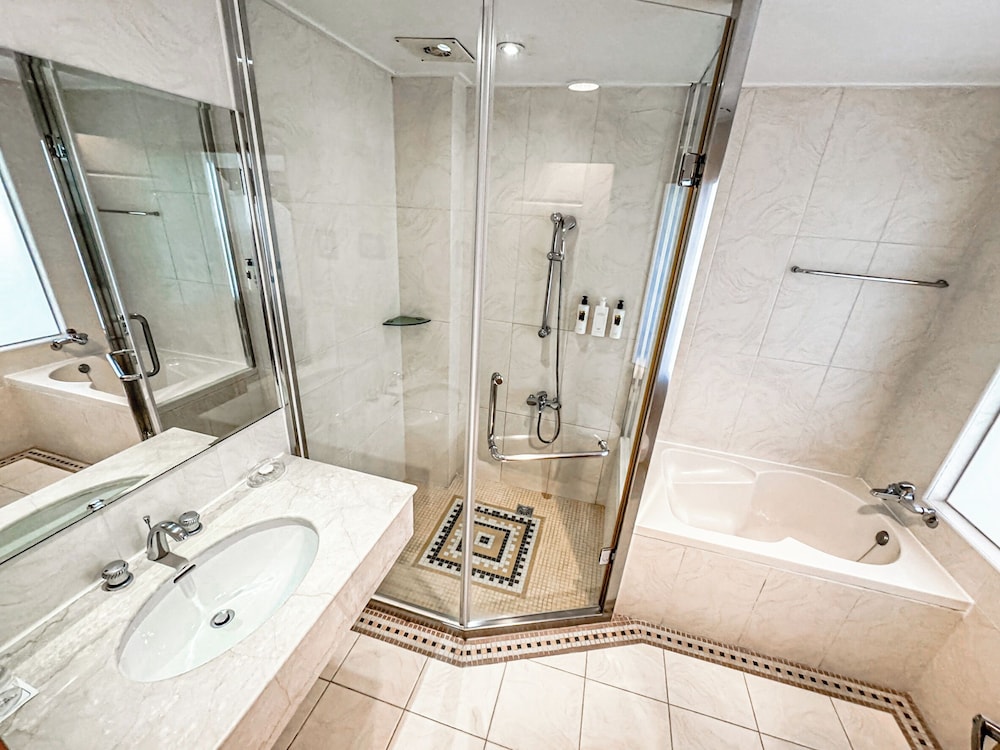 Shangrila Boutique Hotel 46/47