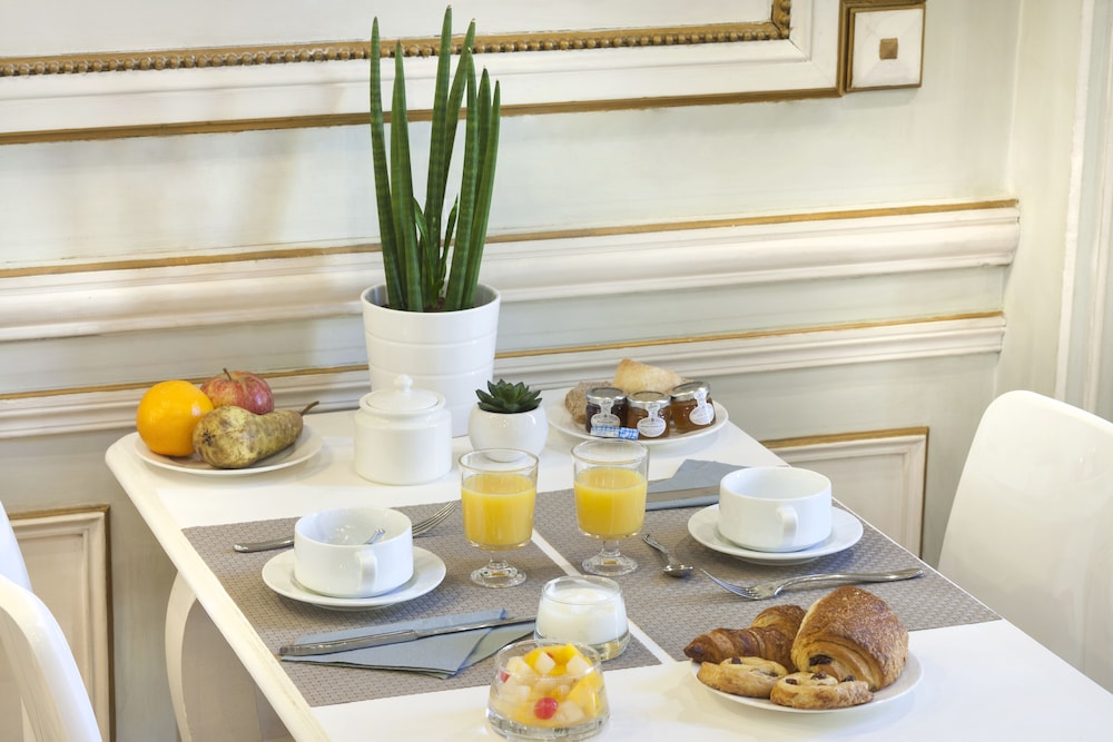 HOTEL DE FRANCE 35/38