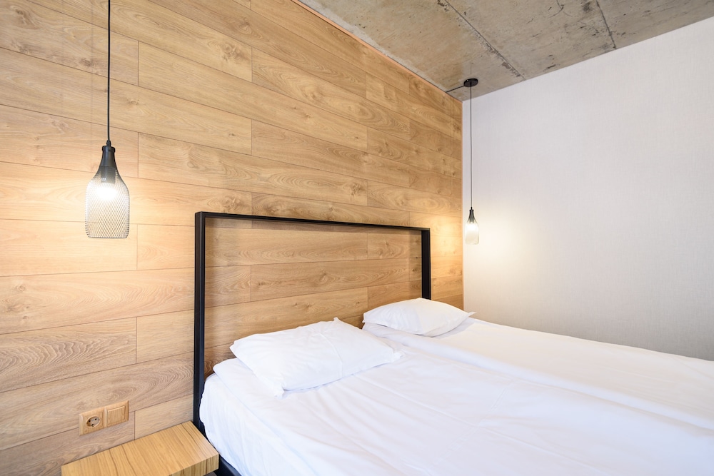 Avenue Hotel 25/50