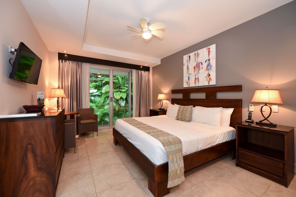Tulemar Resort 36/77