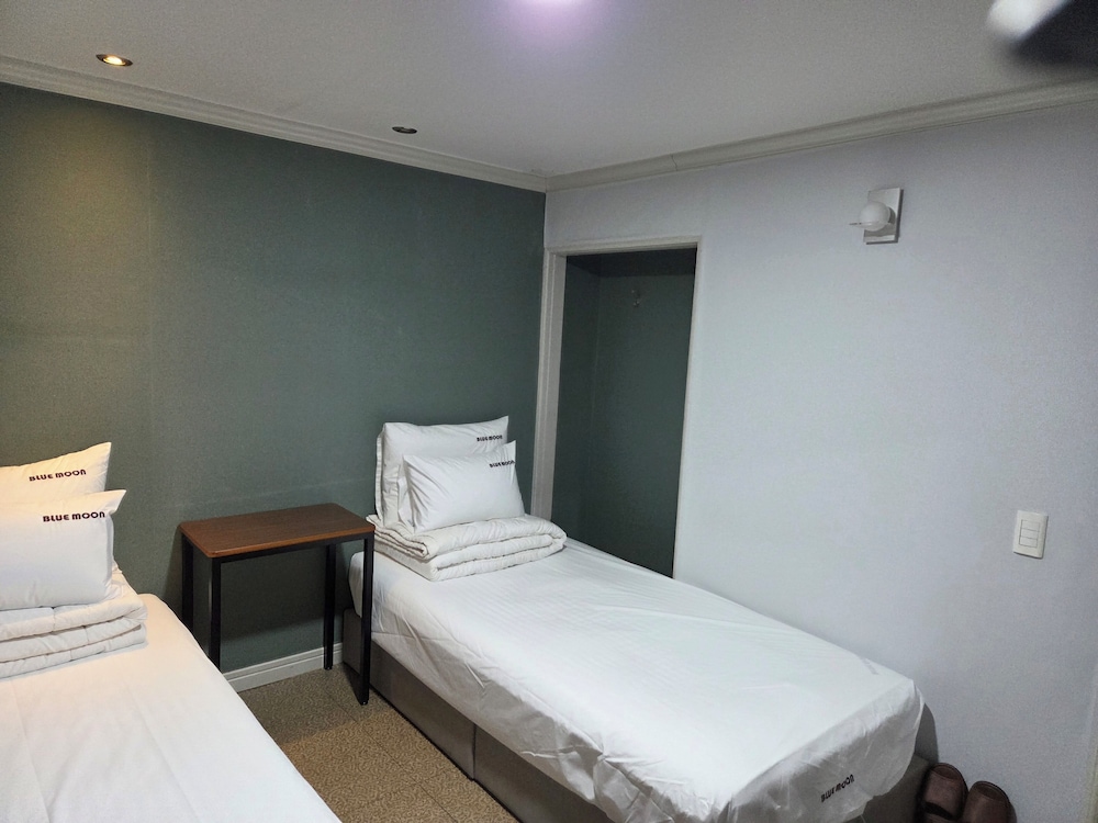 STANDARD, TWIN BEDS
