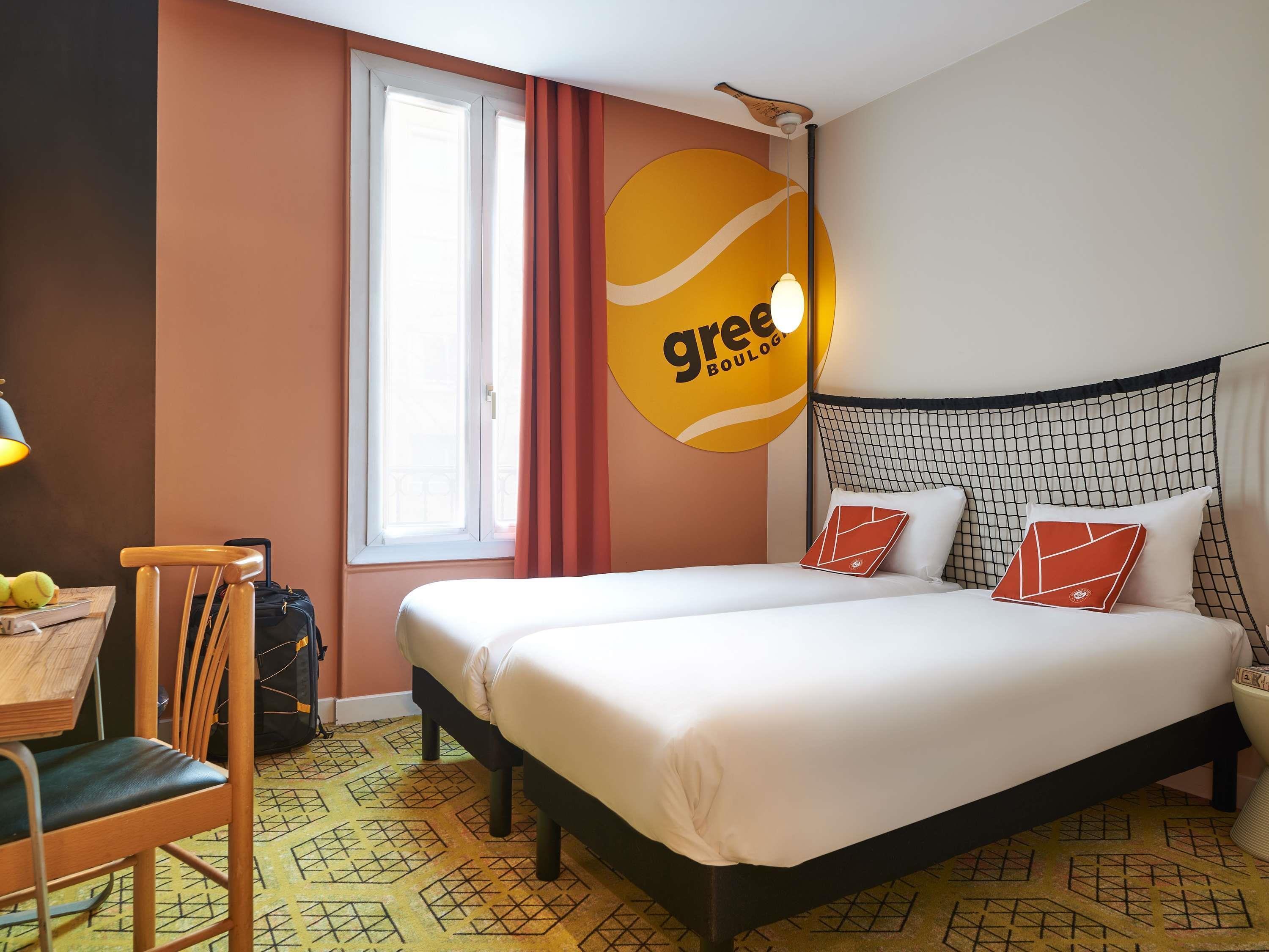 POP, TWIN BEDS