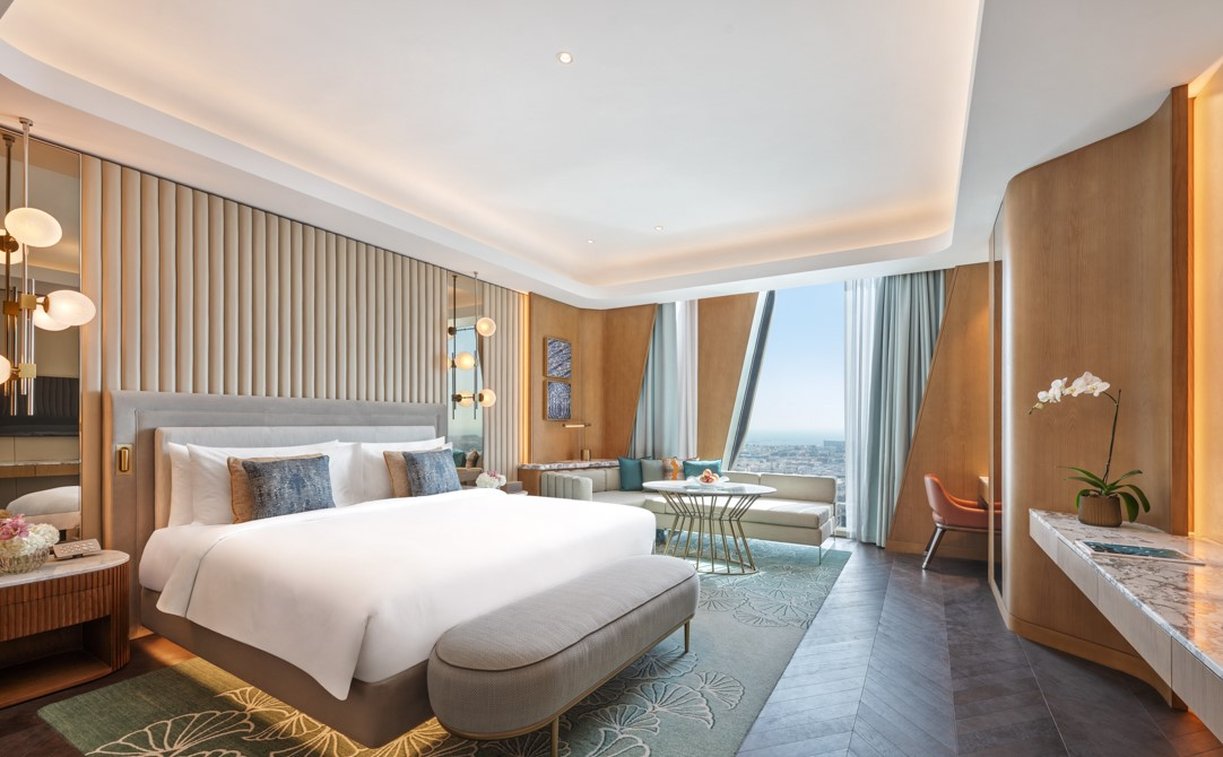 Deluxe, King Bed, Downtown View