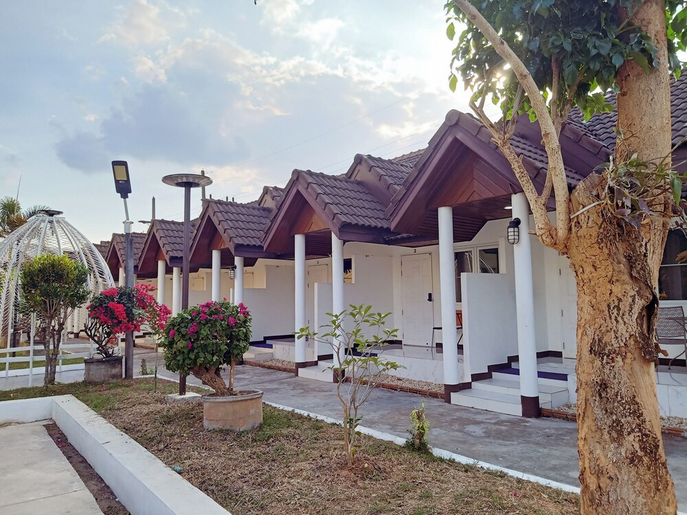 Goldenville 23/25